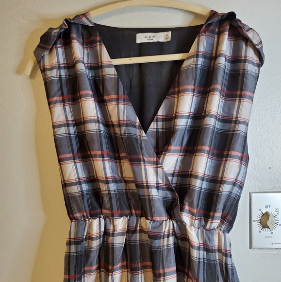 ALI & JAY PLAID CAPPED SLEEVE DRESS - Picture 6 of 8